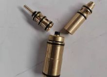 點擊查看詳細信息<br>標題：氣動錨桿鉆機上面氣馬達閥組 閱讀次數：1713